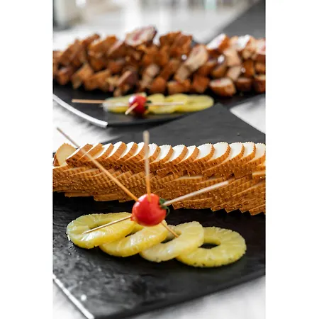 Blue Star מלון 4*