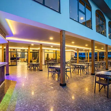 Ξενοδοχείο Blue Star 4*